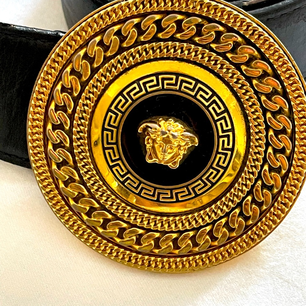 VERSACE ROUND Leather BUCKLE BELT *Final Sale* As Is*